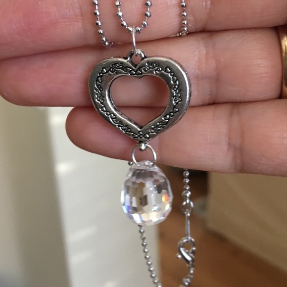 Crystal & pewter pendant and chain - Picture 4 of 4